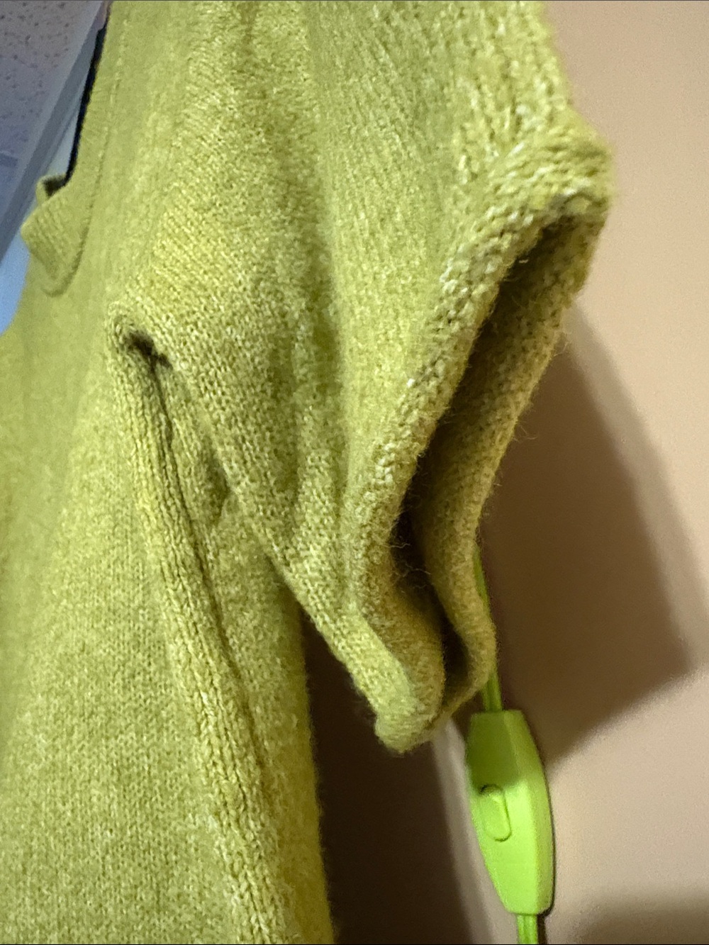 NEW Simons Contemporaine Short-Sleeve Knit Top in Green - Picture 7 of 9